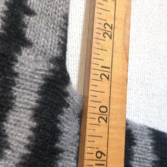 C by Bloomingdales 100% Cashmere Zebra Print Sweater Size Small EUC - Picture 14 of 14